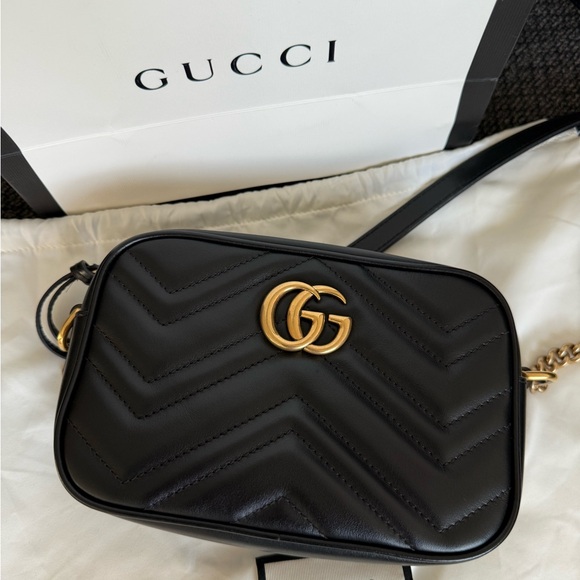 Gucci GG Marmont Mini Bag in Black leather - Picture 3 of 16